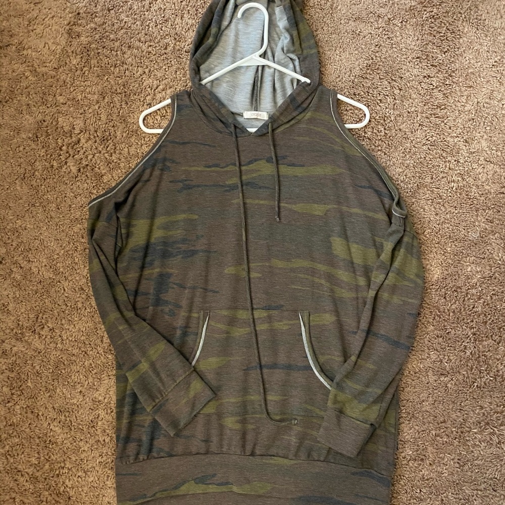 NWOT Camo open shoulder hoodie
